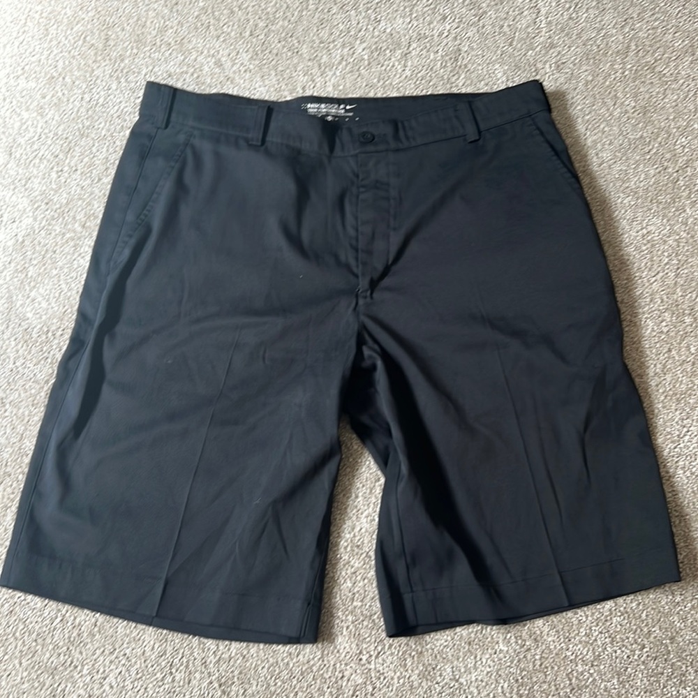 Nike golf tour performance dri-fit shorts - size 34